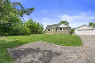 2028 W Oakwood Rd, Oak Creek, WI 53154 - Photo 45