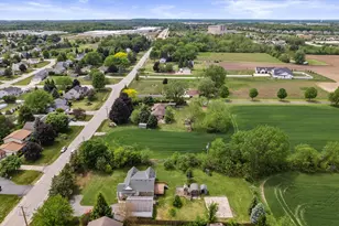 2028 W Oakwood Rd, Oak Creek, WI 53154 - Photo 9