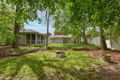 10136 W Manitoba St, West Allis, WI 53227 - Photo 29