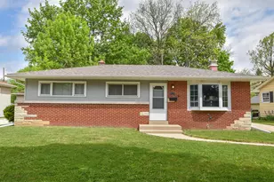 10136 W Manitoba St, West Allis, WI 53227 - Photo 1