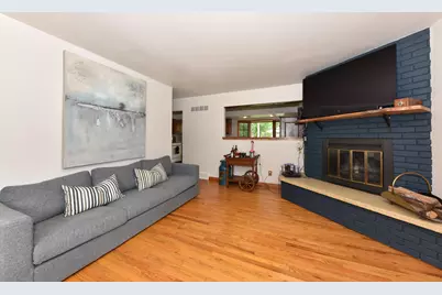 10136 W Manitoba St, West Allis, WI 53227 - Photo 5