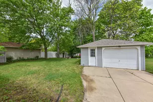10136 W Manitoba St, West Allis, WI 53227 - Photo 27