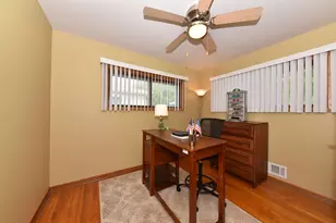 10136 W Manitoba St, West Allis, WI 53227 - Photo 15