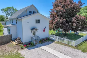 717 W 3rd St, Waldo, WI 53093 - Photo 29