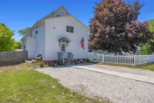717 W 3rd St, Waldo, WI 53093 - Photo 27