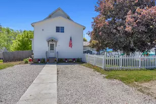 717 W 3rd St, Waldo, WI 53093 - Photo 1