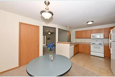 W1062  Marietta Ave #305, Ixonia, WI 53036 - Photo 9