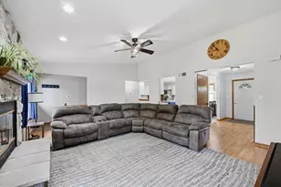 925 E Fitzsimmons Rd, Oak Creek, WI 53154 - Photo 7