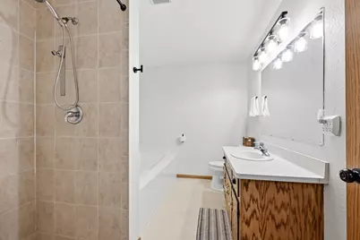 925 E Fitzsimmons Rd, Oak Creek, WI 53154 - Photo 15