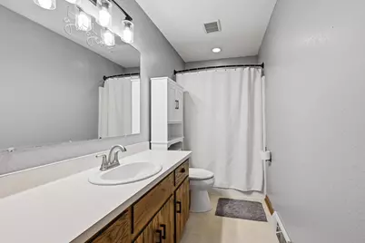 925 E Fitzsimmons Rd, Oak Creek, WI 53154 - Photo 17