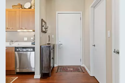 1522 N Prospect Ave #1704, Milwaukee, WI 53202 - Photo 3