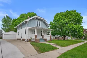 812 New York Ave, Manitowoc, WI 54220 - Photo 1