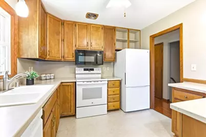 1614  Monroe St, Onalaska, WI 54650 - Photo 3