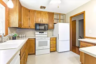 1614 Monroe St, Onalaska, WI 54650 - Photo 3