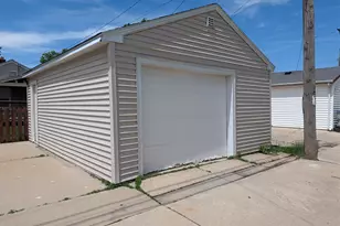 3130 S Clement Ave, Milwaukee, WI 53207 - Photo 19