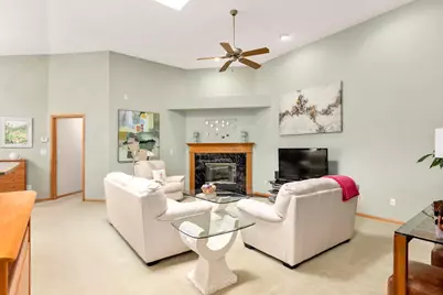 W173N7932  Bluejay Ct, Menomonee Falls, WI 53051 - Photo 7