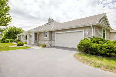 W173N7932  Bluejay Ct, Menomonee Falls, WI 53051 - Photo 3