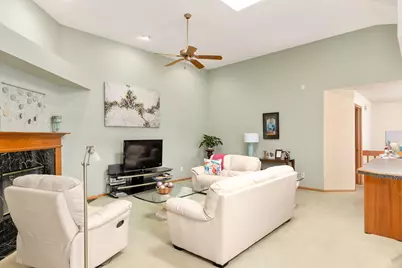 W173N7932  Bluejay Ct, Menomonee Falls, WI 53051 - Photo 9