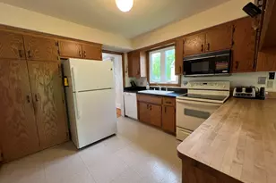 3009 Chatham St, Racine, WI 53402 - Photo 9