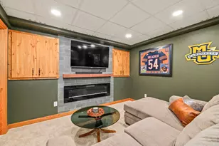 4404 S 63rd St, Greenfield, WI 53220 - Photo 19