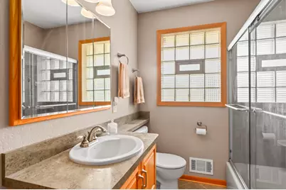 4404 S 63rd St, Greenfield, WI 53220 - Photo 15