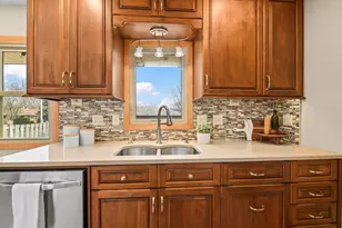 4404 S 63rd St, Greenfield, WI 53220 - Photo 9