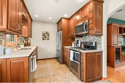4404 S 63rd St, Greenfield, WI 53220 - Photo 11