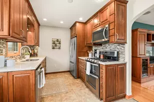 4404 S 63rd St, Greenfield, WI 53220 - Photo 11