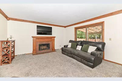 3418  Ridgeline Dr, Waukesha, WI 53188 - Photo 9