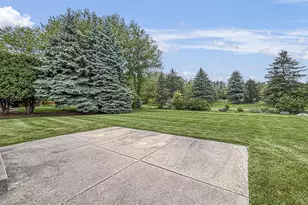 N22W26746 Shooting Star Rd, Pewaukee, WI 53072 - Photo 33