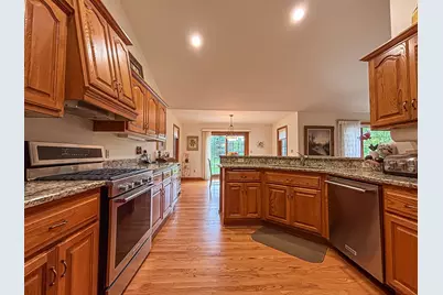 N22W26746  Shooting Star Rd, Pewaukee, WI 53072 - Photo 19