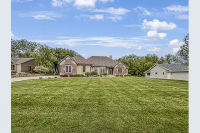 N22W26746  Shooting Star Rd, Pewaukee, WI 53072 - Photo 3