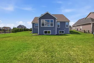 1242 Green Tree Dr, Oconomowoc, WI 53066 - Photo 15