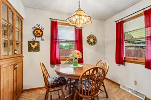 4369 S Nicholson Ave, Saint Francis, WI 53235 - Photo 9