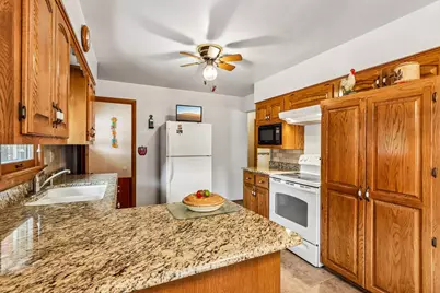 4369 S Nicholson Ave, Saint Francis, WI 53235 - Photo 11