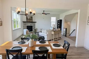 S54W25487 Pebble Brk Ct, Waukesha, WI 53189 - Photo 5