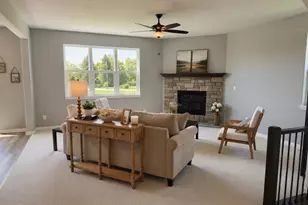 S54W25487 Pebble Brk Ct, Waukesha, WI 53189 - Photo 7