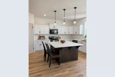 S54 W25487  Pebble Brook Ct, Waukesha, WI 53189 - Photo 3