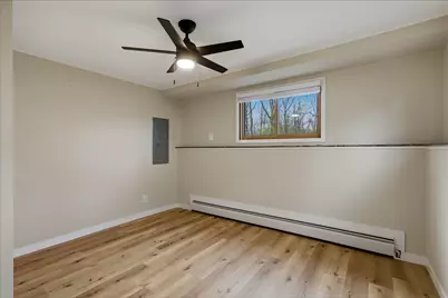 1015 W Devonshire Rd, Delafield, WI 53018 - Photo 31