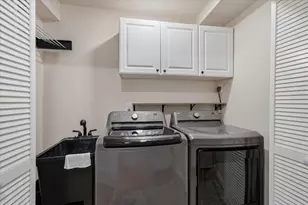 1015 W Devonshire Rd, Delafield, WI 53018 - Photo 35