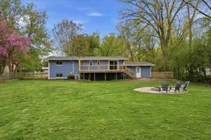 1015 W Devonshire Rd, Delafield, WI 53018 - Photo 41