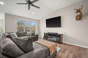 261 Cardinal Dr, Sullivan, WI 53178 - Photo 9