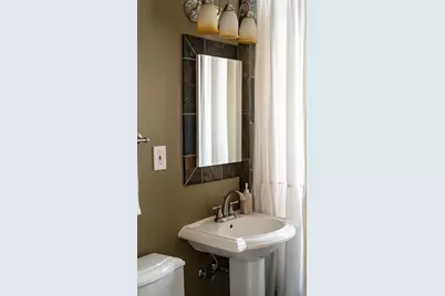 7900 W Townsend St, Milwaukee, WI 53222 - Photo 37