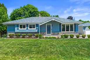 110 Highland Dr, Grafton, WI 53024 - Photo 3