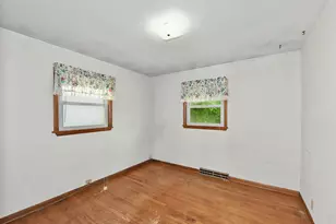 4808 S 24th St, Milwaukee, WI 53221 - Photo 13
