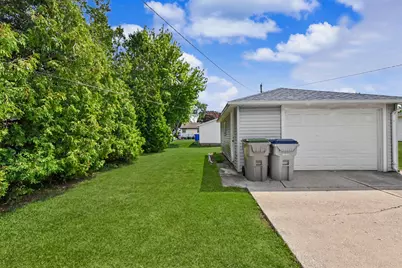 4808 S 24th St, Milwaukee, WI 53221 - Photo 15