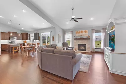 1534  Fay Ln, Oconomowoc, WI 53066 - Photo 5