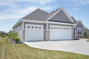 1534 Fay Ln, Oconomowoc, WI 53066 - Photo 3