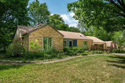 W276N1875  Spring Creek Dr, Pewaukee, WI 53072 - Photo 25