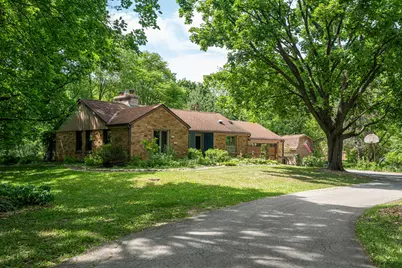 W276N1875  Spring Creek Dr, Pewaukee, WI 53072 - Photo 27